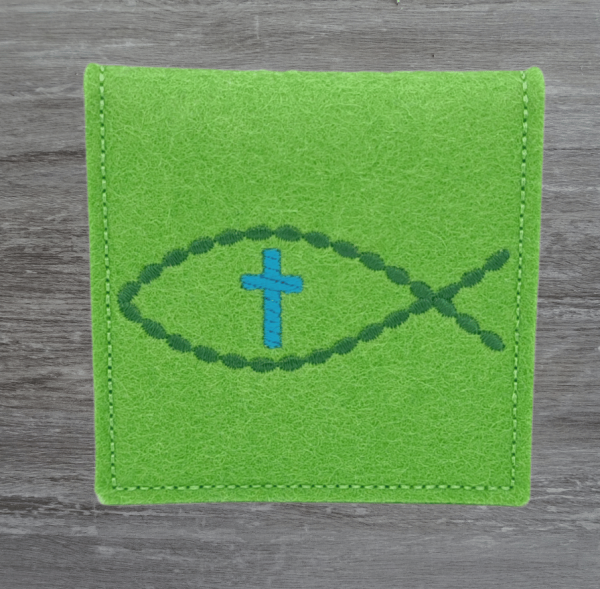 Rosenkranztasche in Maigrün, Fisch, Kreuz